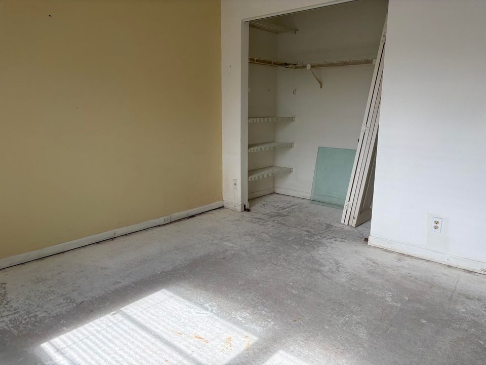 For Sale: $125,000 (2 beds, 2 baths, 1156 Square Feet)