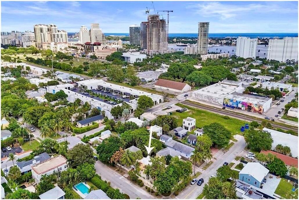 For Rent: $5,000 (2 beds, 2 baths, 1216 Square Feet)