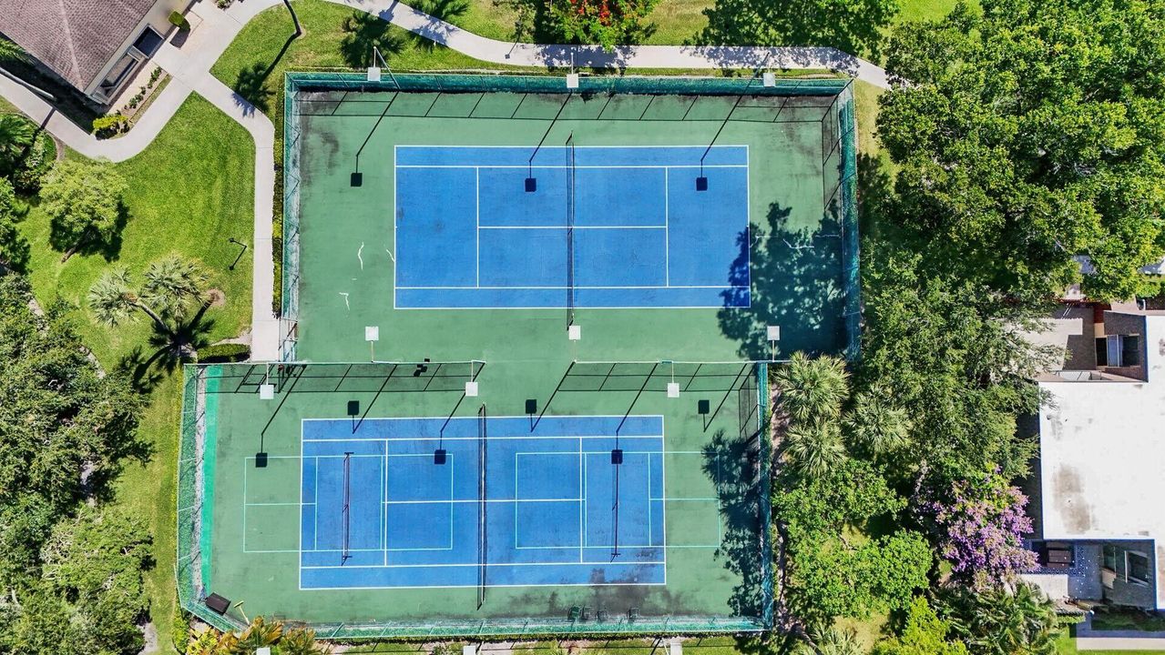 待售: $399,000 (2 贝兹, 2 浴室, 1235 平方英尺)