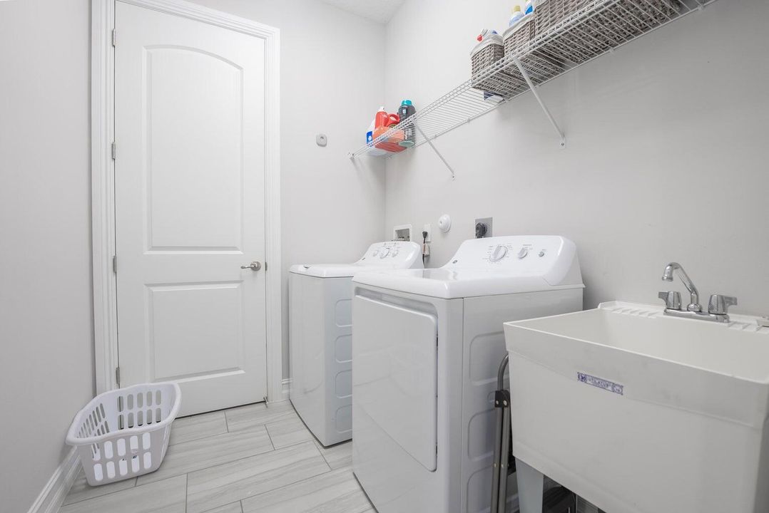 出租: $3,500 (3 贝兹, 2 浴室, 2218 平方英尺)