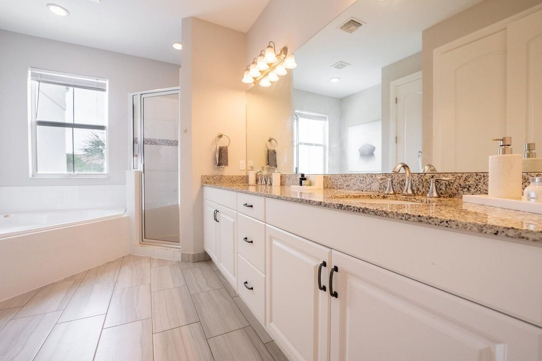 出租: $3,500 (3 贝兹, 2 浴室, 2218 平方英尺)