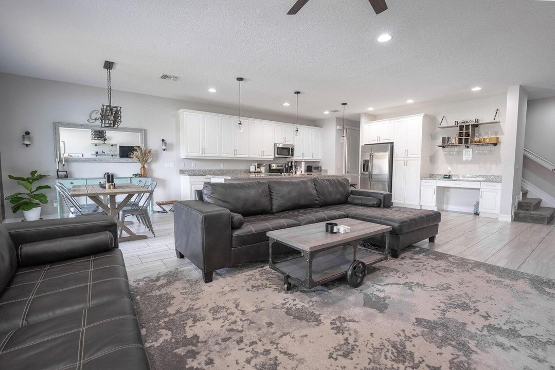 出租: $3,500 (3 贝兹, 2 浴室, 2218 平方英尺)