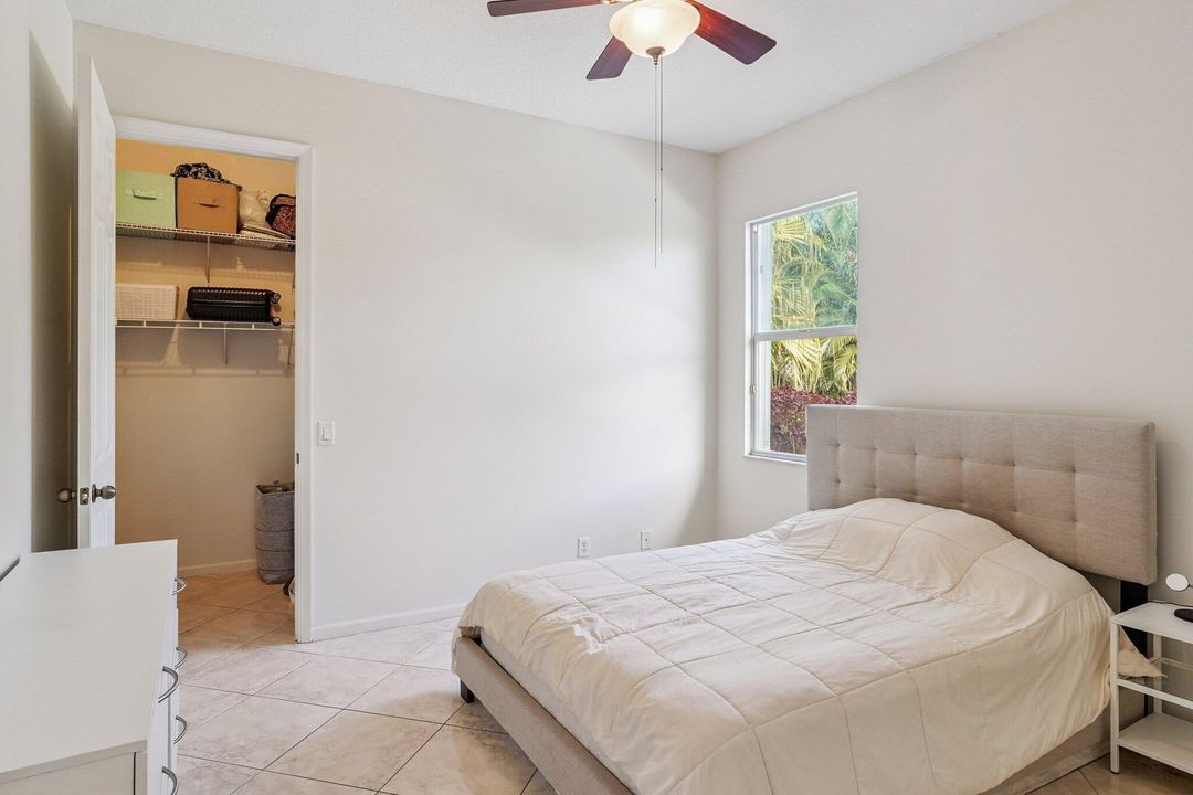 На продажу: $1,339,850 (6 спален, 5 ванн, 3774 Квадратных фут)