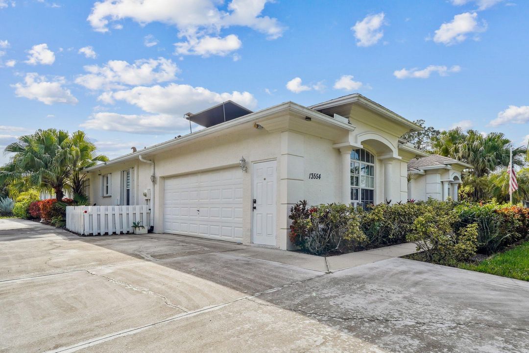 На продажу: $1,339,850 (6 спален, 5 ванн, 3774 Квадратных фут)