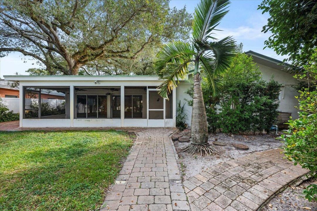 For Rent: $9,000 (4 beds, 3 baths, 2801 Square Feet)