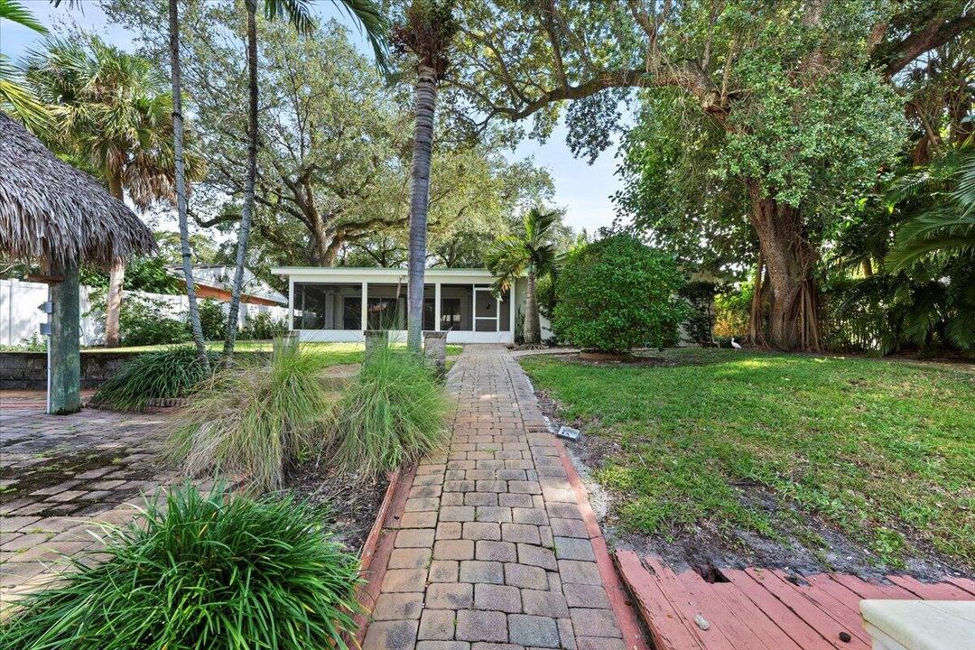 For Rent: $9,000 (4 beds, 3 baths, 2801 Square Feet)