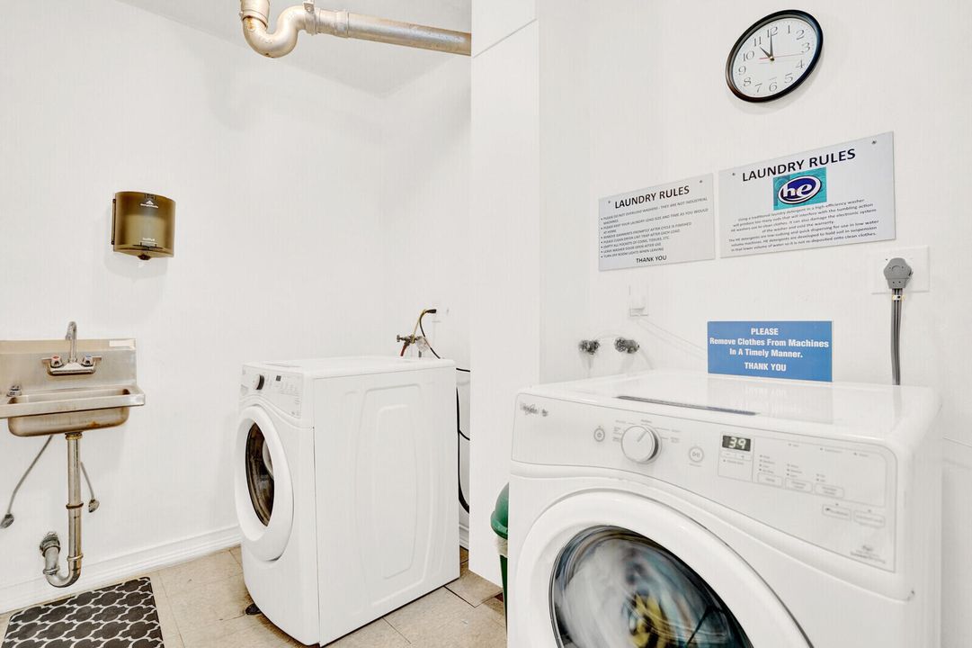 For Sale: $325,000 (1 beds, 1 baths, 854 Square Feet)