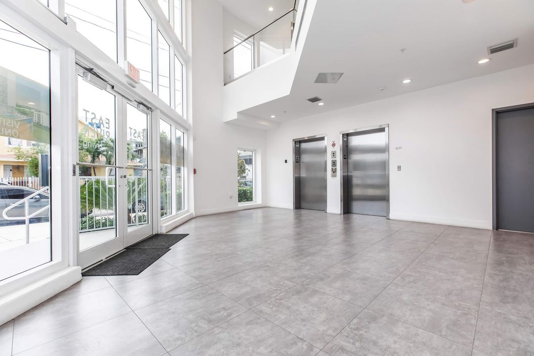 Active With Contract: $1,875 (0 beds, 1 baths, 444 Square Feet)