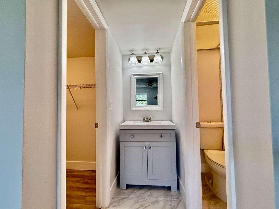 For Rent: $1,900 (2 beds, 2 baths, 847 Square Feet)