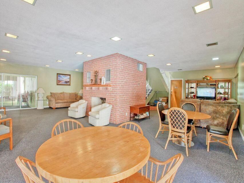 For Rent: $1,900 (2 beds, 2 baths, 847 Square Feet)