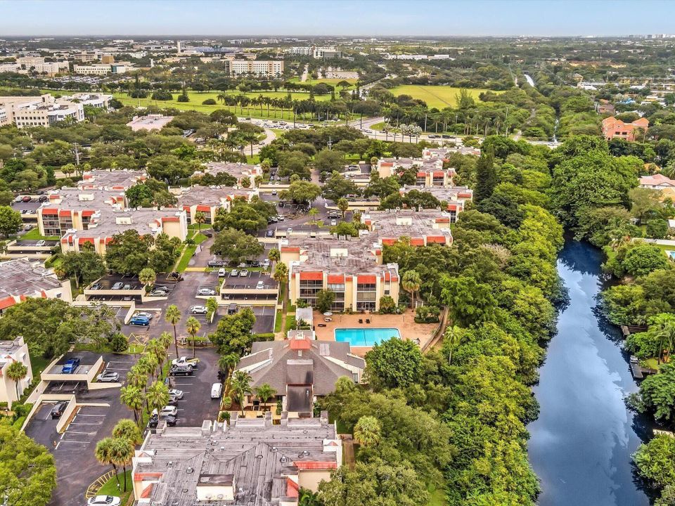 For Rent: $1,900 (2 beds, 2 baths, 847 Square Feet)