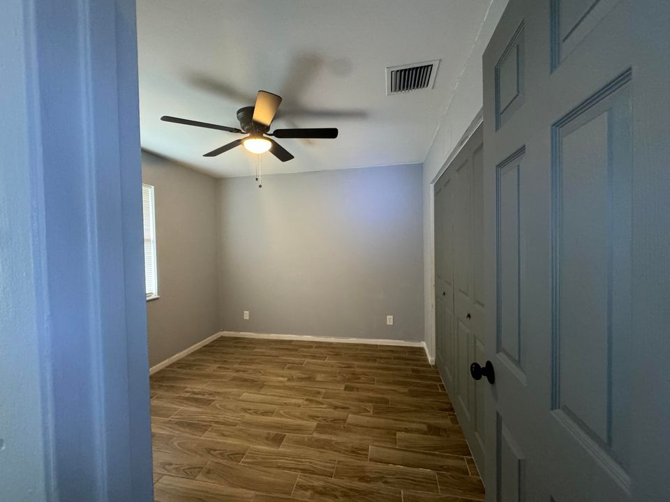 For Sale: $339,650 (3 beds, 2 baths, 1092 Square Feet)