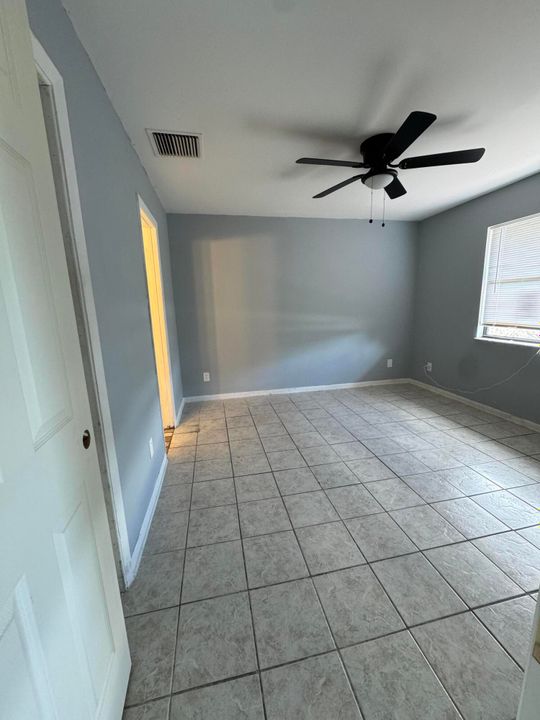 For Sale: $339,650 (3 beds, 2 baths, 1092 Square Feet)