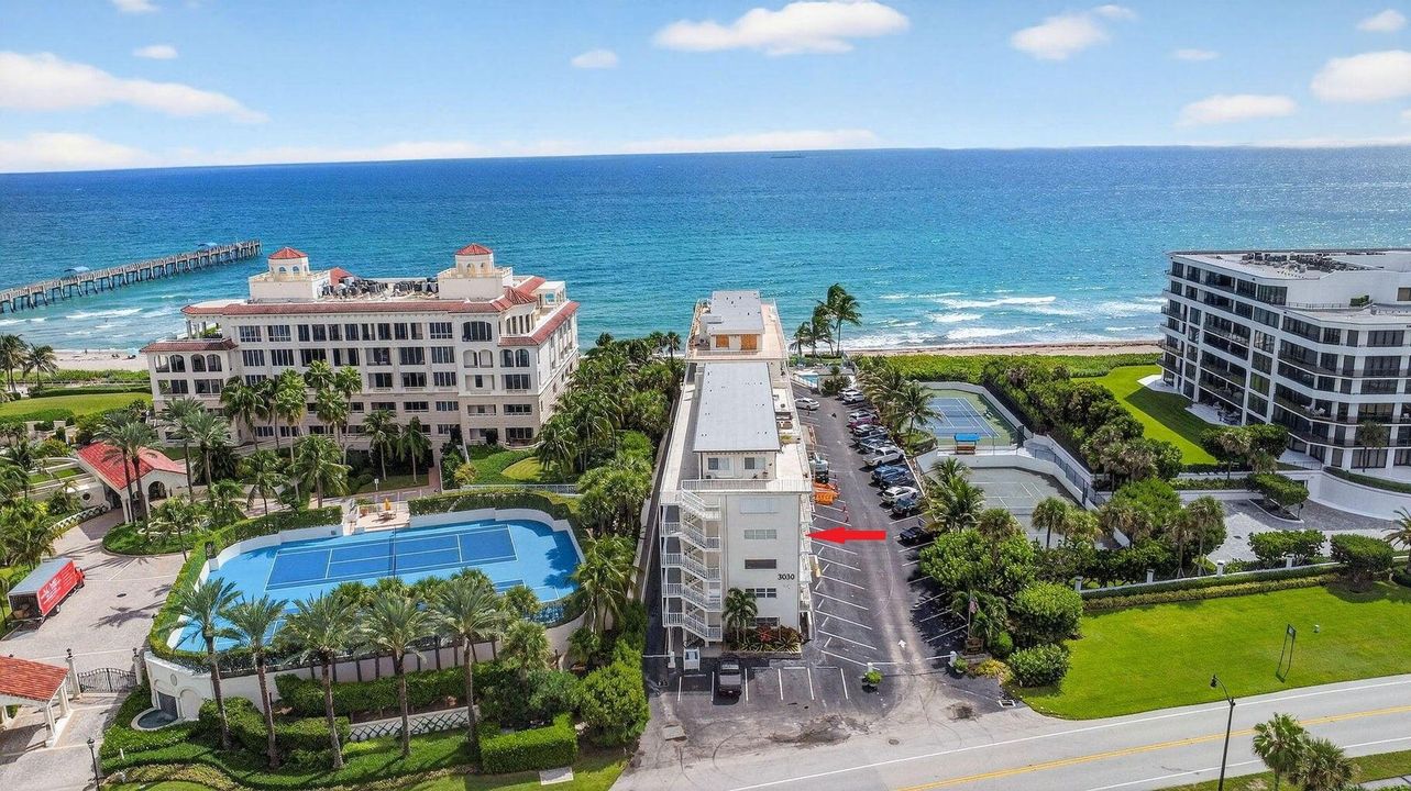 For Sale: $325,000 (1 beds, 1 baths, 854 Square Feet)