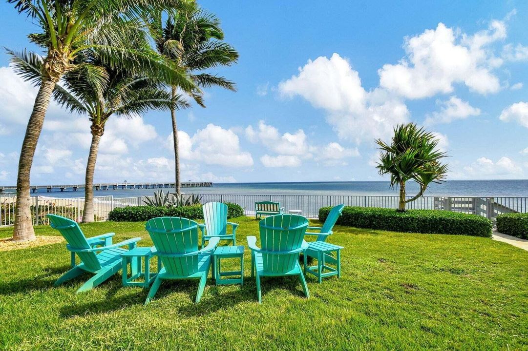 For Sale: $325,000 (1 beds, 1 baths, 854 Square Feet)