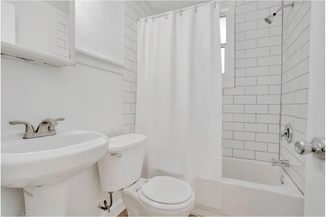 出租: $2,400 (2 贝兹, 2 浴室, 531 平方英尺)