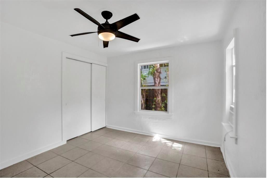 出租: $2,400 (2 贝兹, 2 浴室, 531 平方英尺)