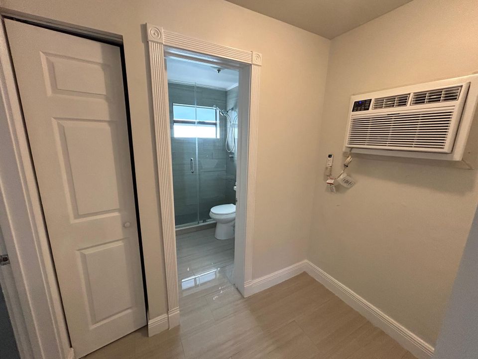 合同活跃: $1,785 (1 贝兹, 1 浴室, 440 平方英尺)