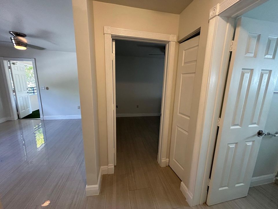 合同活跃: $1,785 (1 贝兹, 1 浴室, 440 平方英尺)