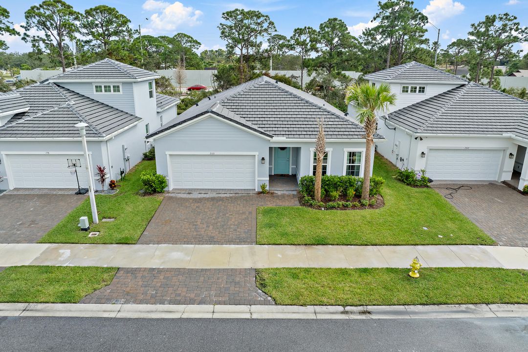 En Venta: $695,000 (3 camas, 3 baños, 2018 Pies cuadrados)