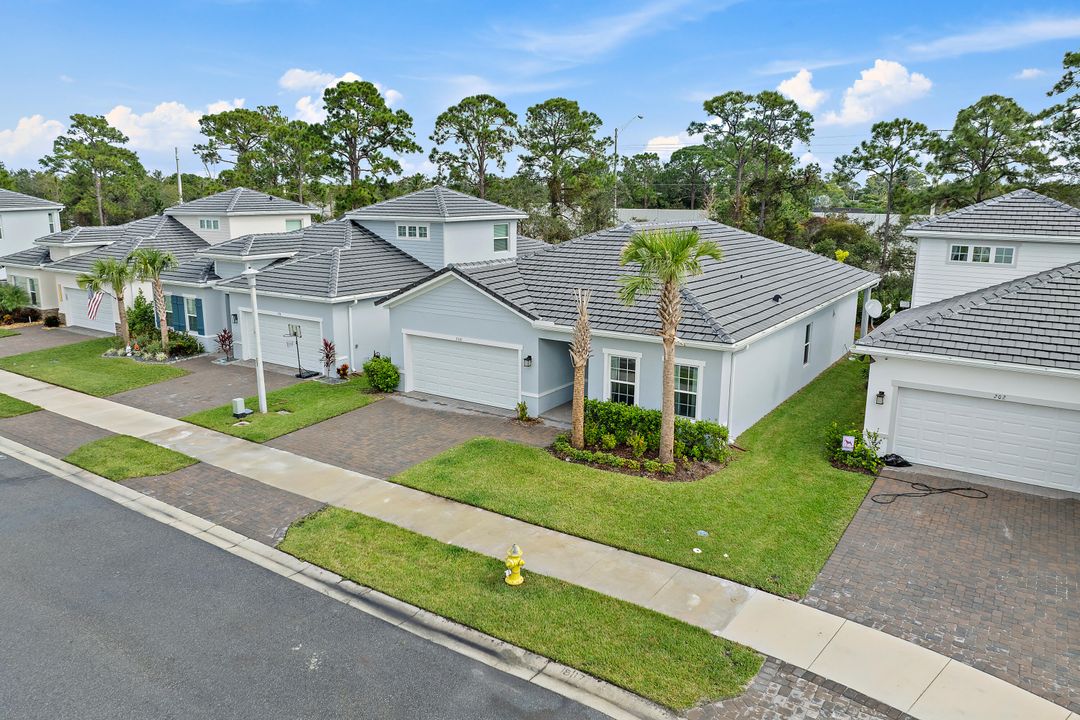 En Venta: $695,000 (3 camas, 3 baños, 2018 Pies cuadrados)