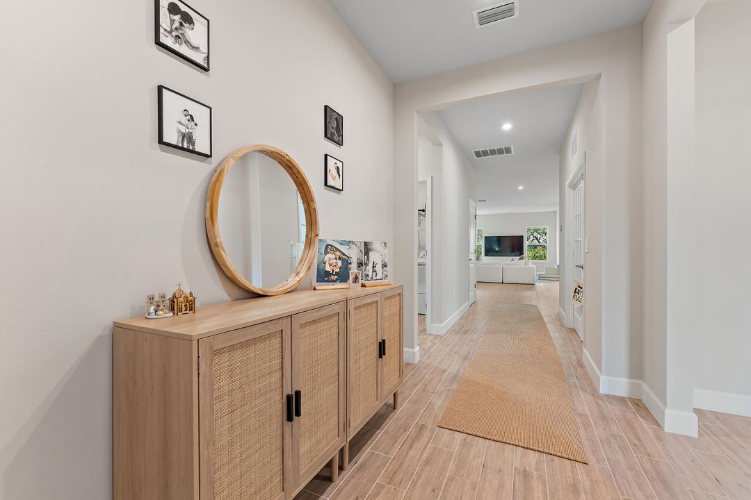 En Venta: $695,000 (3 camas, 3 baños, 2018 Pies cuadrados)