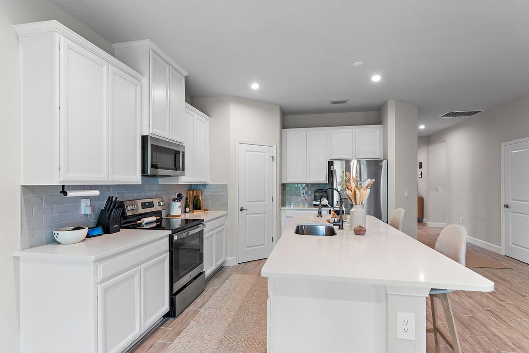 En Venta: $695,000 (3 camas, 3 baños, 2018 Pies cuadrados)