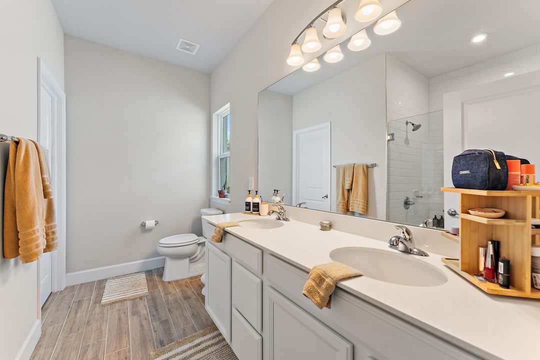 En Venta: $695,000 (3 camas, 3 baños, 2018 Pies cuadrados)