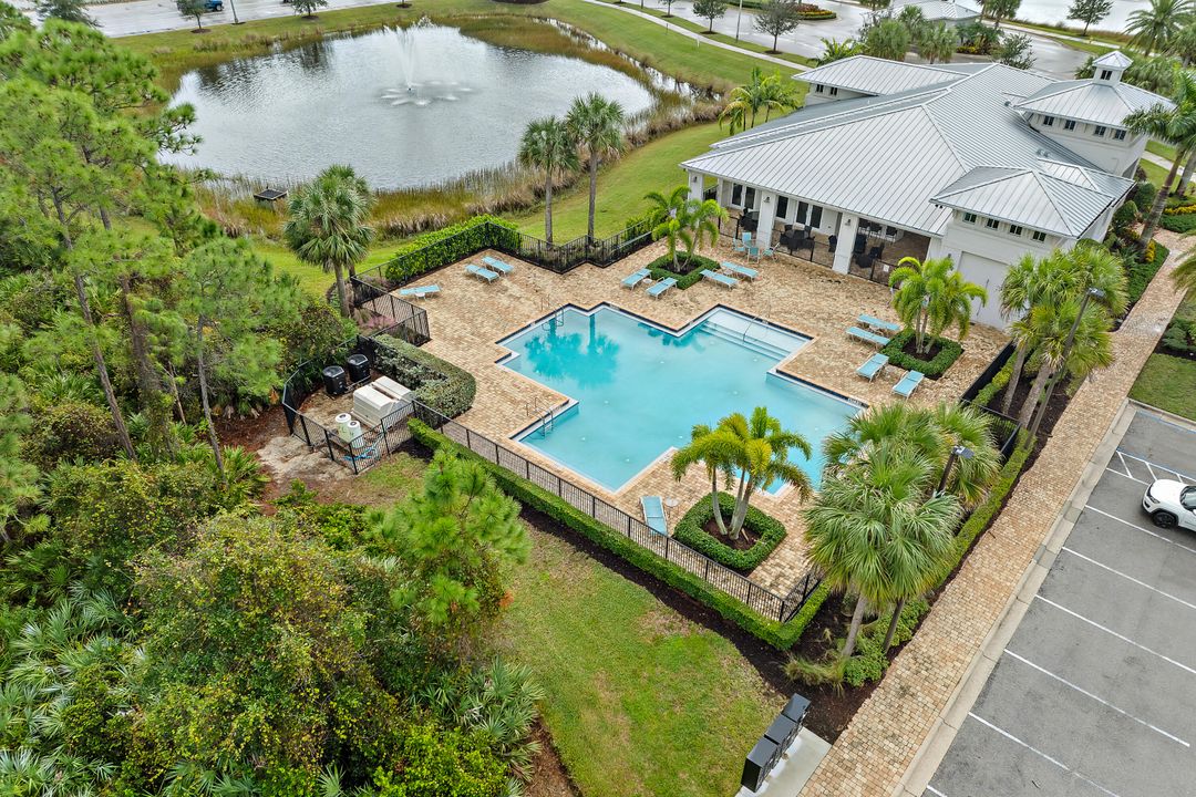 En Venta: $695,000 (3 camas, 3 baños, 2018 Pies cuadrados)