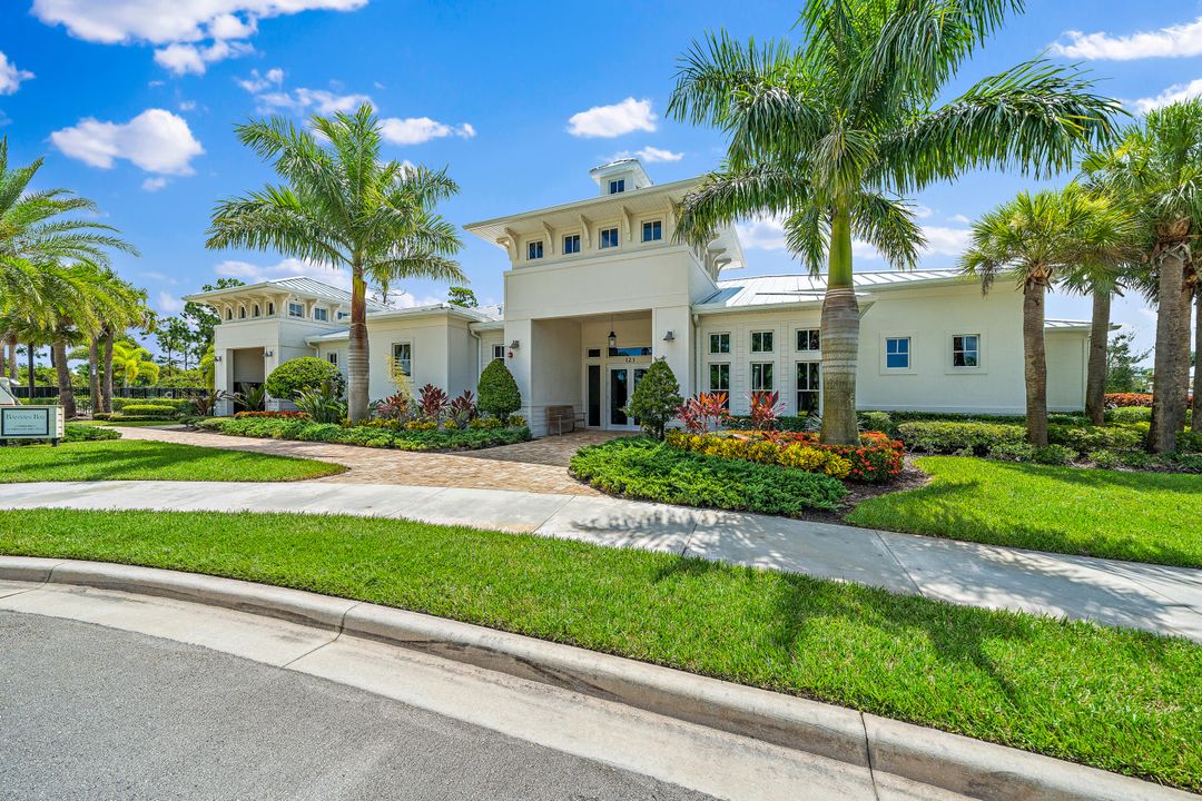 En Venta: $695,000 (3 camas, 3 baños, 2018 Pies cuadrados)