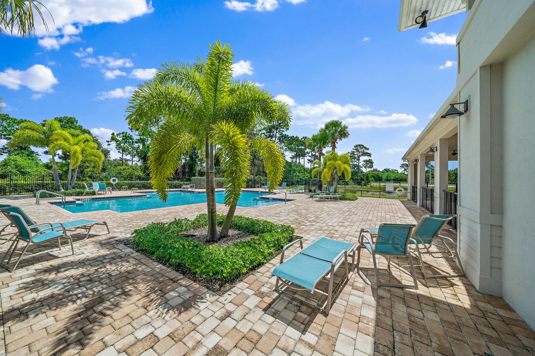 En Venta: $695,000 (3 camas, 3 baños, 2018 Pies cuadrados)