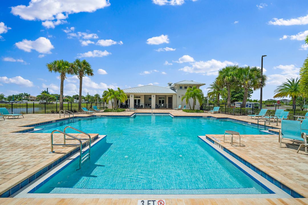 En Venta: $695,000 (3 camas, 3 baños, 2018 Pies cuadrados)