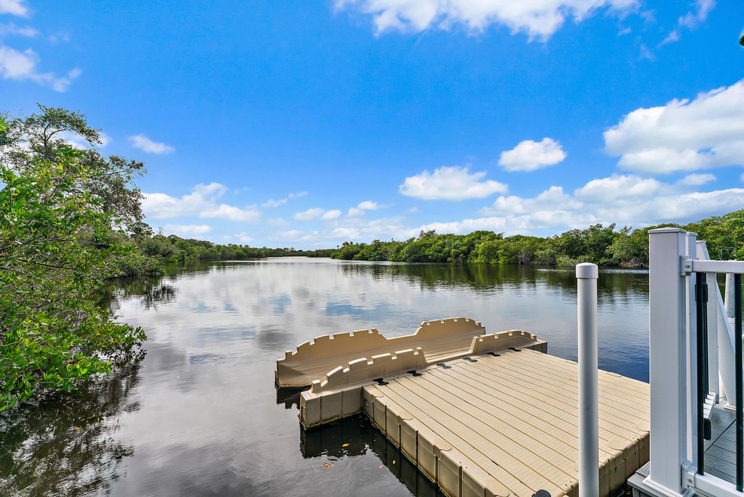 En Venta: $695,000 (3 camas, 3 baños, 2018 Pies cuadrados)