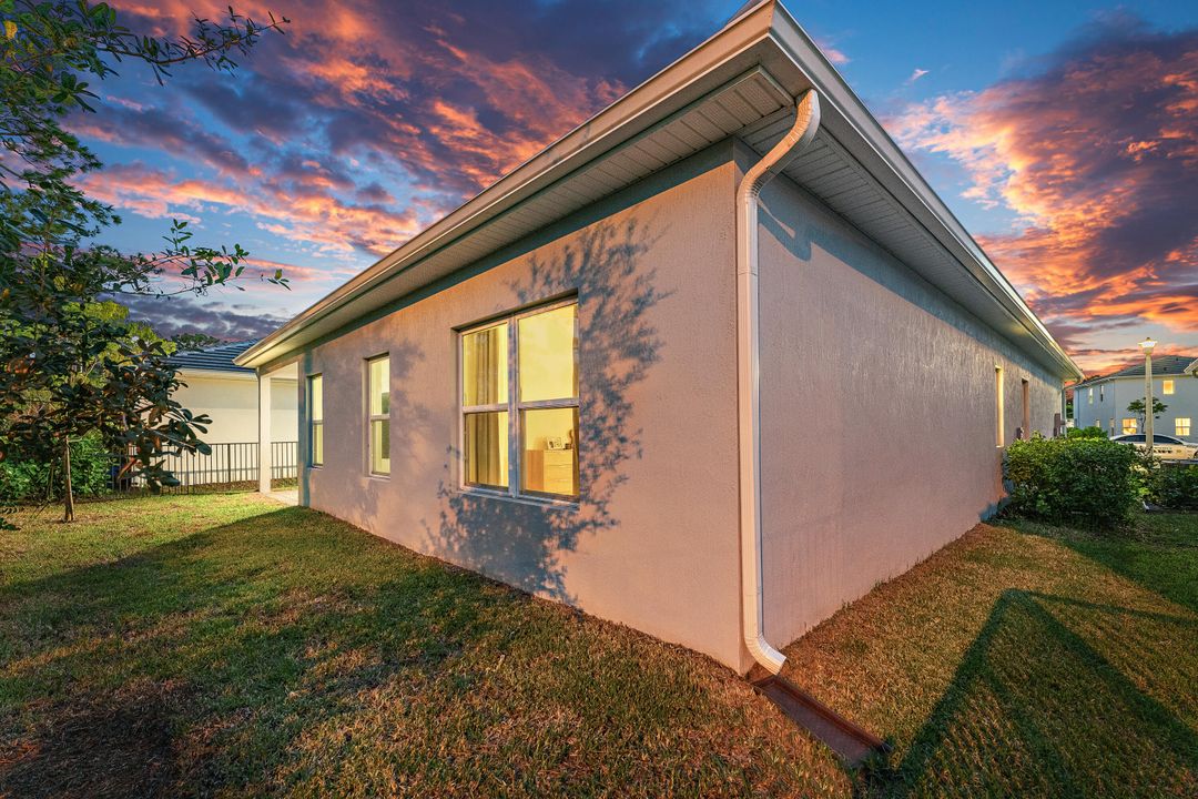 En Venta: $695,000 (3 camas, 3 baños, 2018 Pies cuadrados)