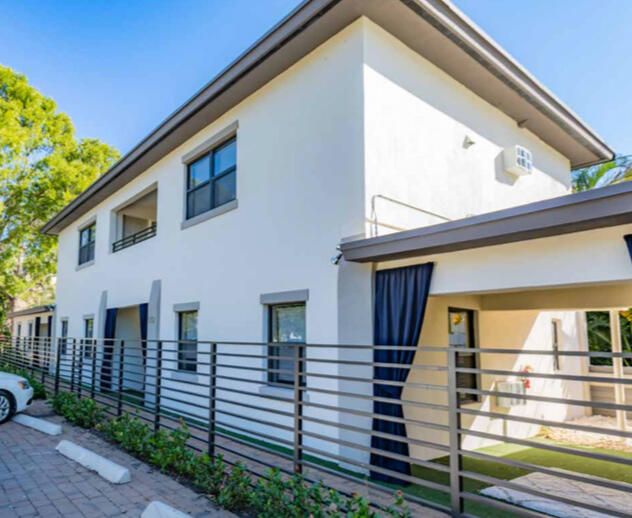 合同活跃: $1,785 (1 贝兹, 1 浴室, 440 平方英尺)