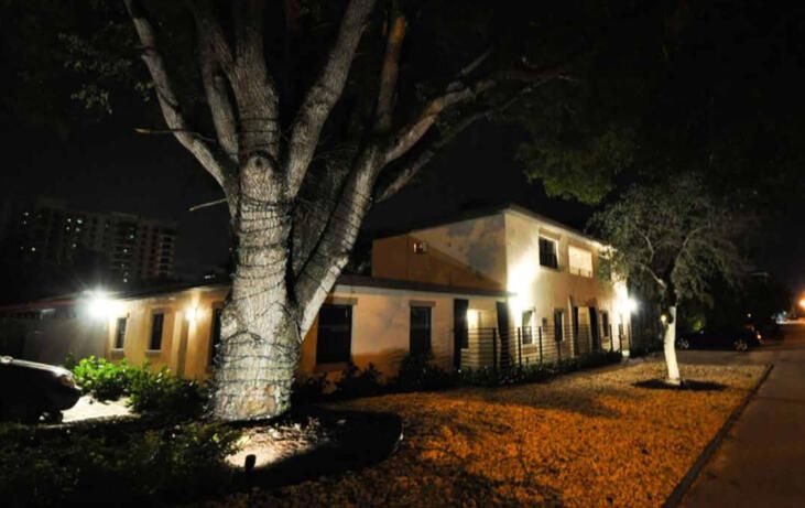 合同活跃: $1,785 (1 贝兹, 1 浴室, 440 平方英尺)