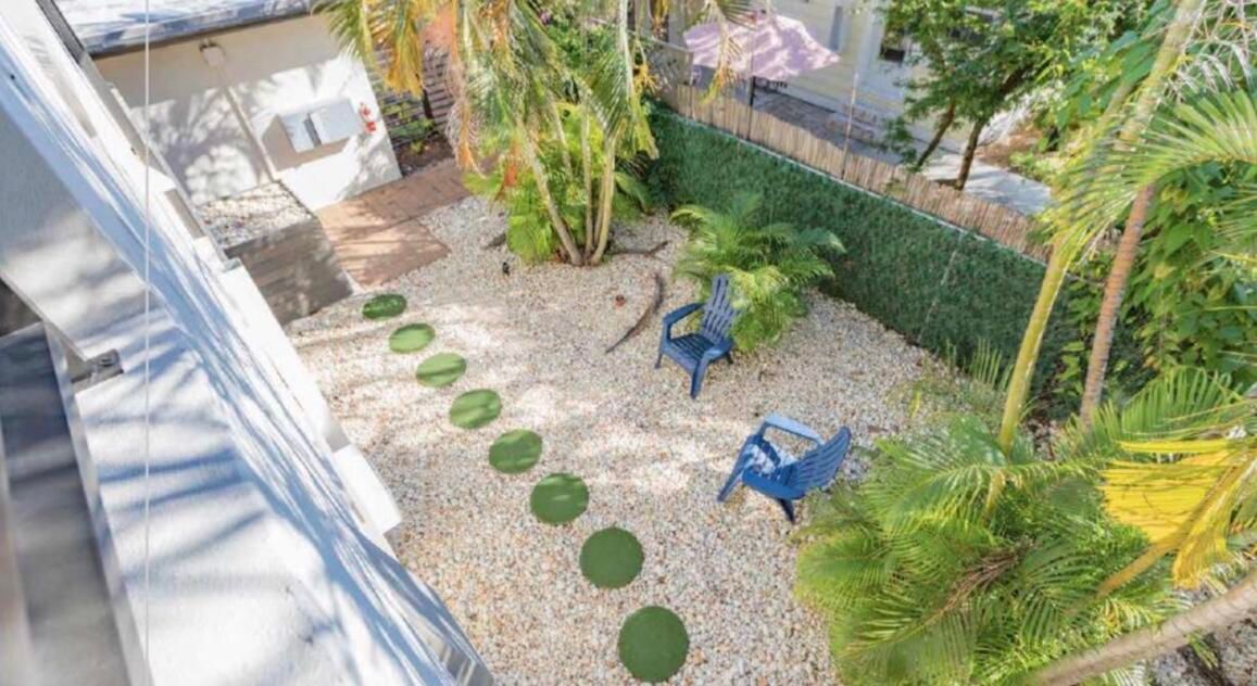 合同活跃: $1,785 (1 贝兹, 1 浴室, 440 平方英尺)