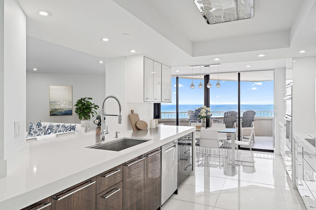 For Sale: $1,250,000 (2 beds, 2 baths, 1823 Square Feet)