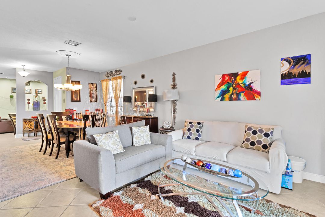 For Sale: $325,000 (3 beds, 2 baths, 1778 Square Feet)