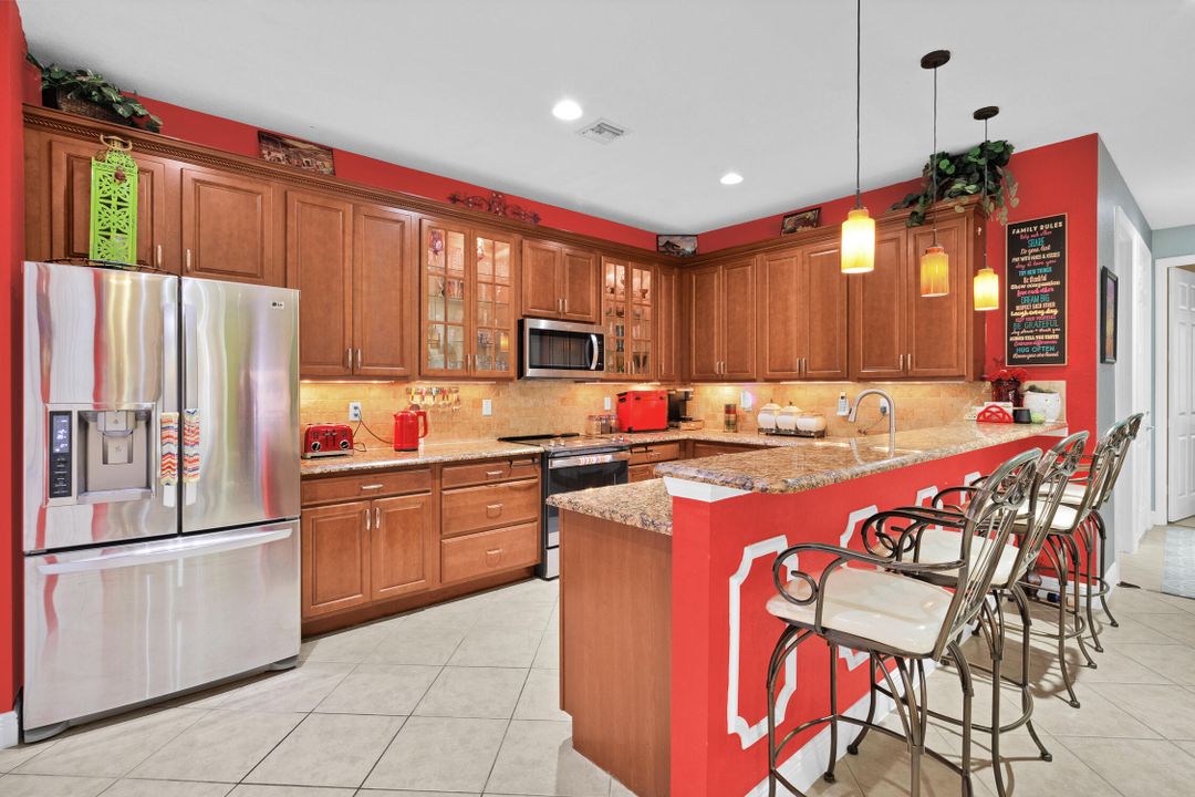 For Sale: $325,000 (3 beds, 2 baths, 1778 Square Feet)