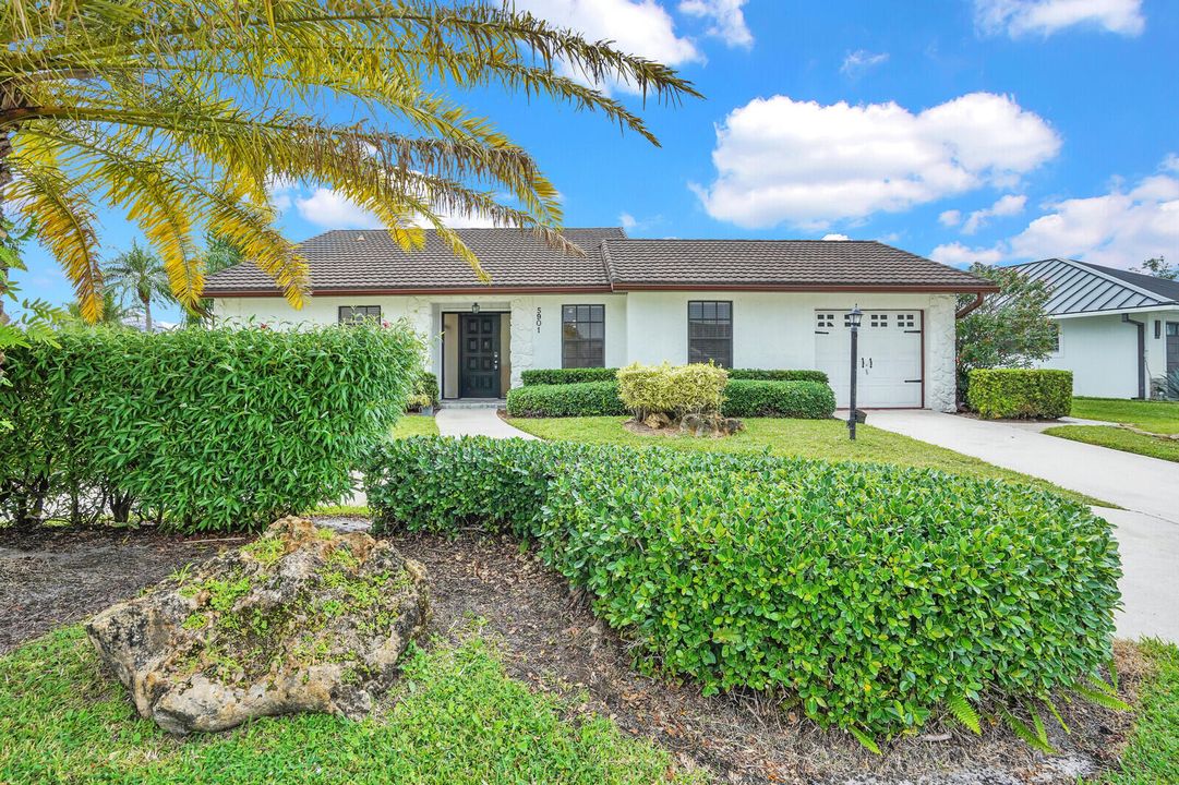 For Sale: $530,000 (4 beds, 3 baths, 1922 Square Feet)