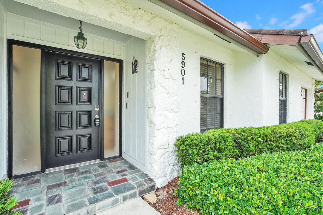 For Sale: $530,000 (4 beds, 3 baths, 1922 Square Feet)