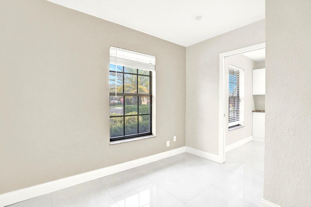 For Sale: $530,000 (4 beds, 3 baths, 1922 Square Feet)