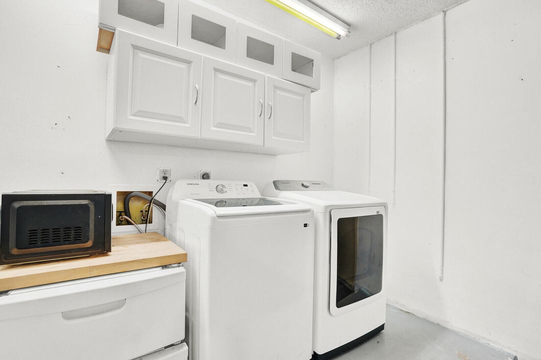 For Sale: $530,000 (4 beds, 3 baths, 1922 Square Feet)