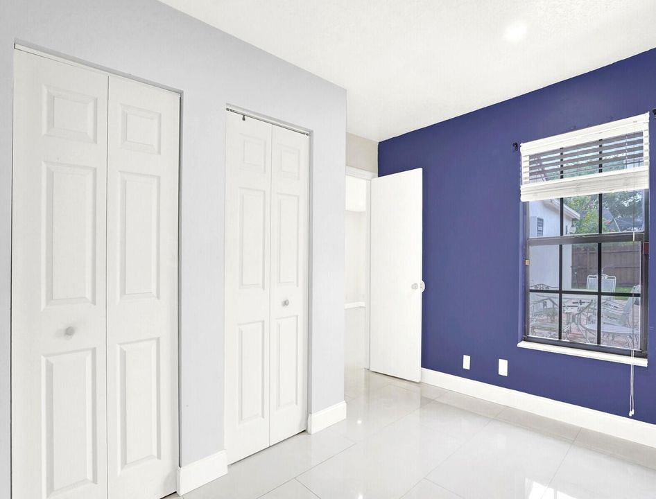 For Sale: $530,000 (4 beds, 3 baths, 1922 Square Feet)