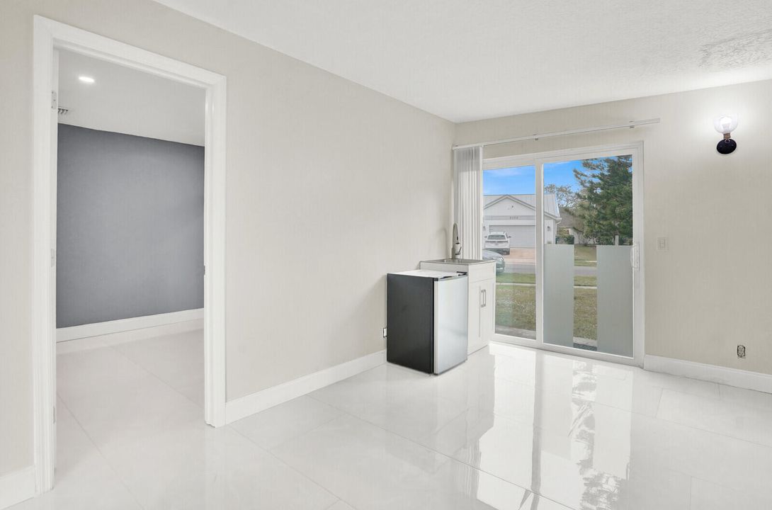 For Sale: $530,000 (4 beds, 3 baths, 1922 Square Feet)