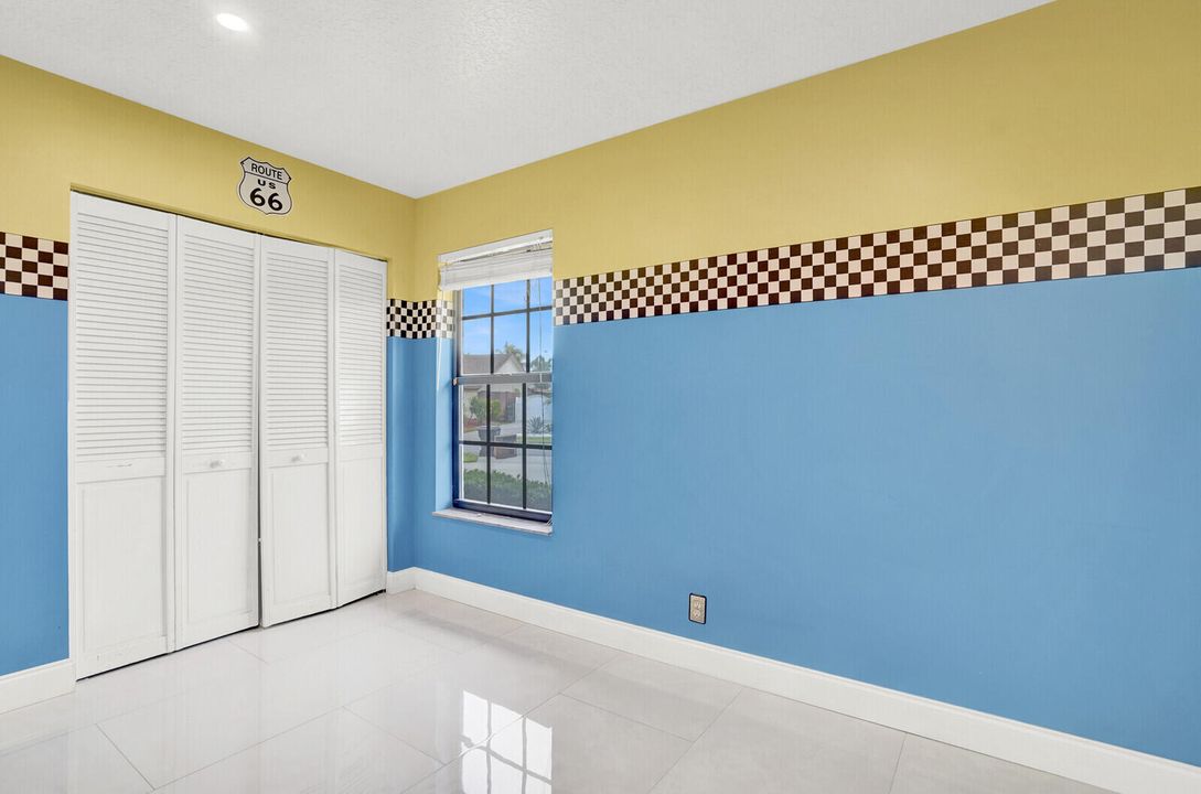 For Sale: $530,000 (4 beds, 3 baths, 1922 Square Feet)