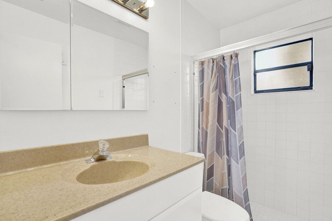 For Sale: $530,000 (4 beds, 3 baths, 1922 Square Feet)