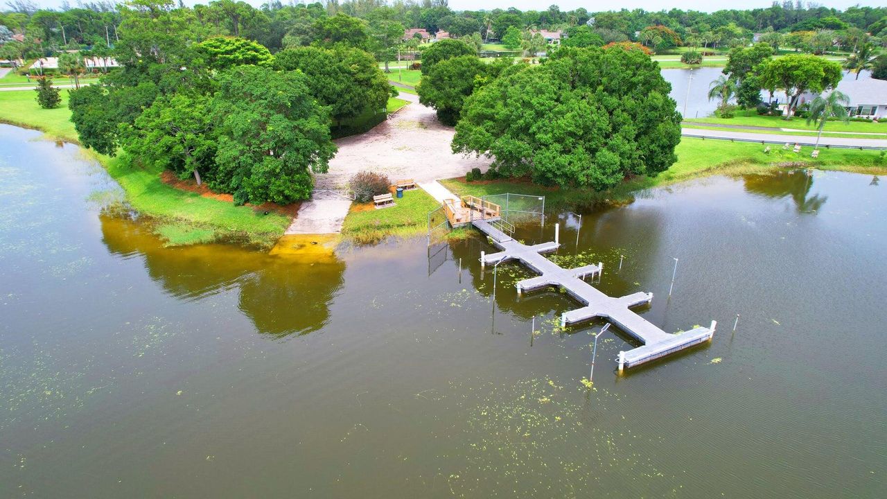 For Sale: $530,000 (4 beds, 3 baths, 1922 Square Feet)