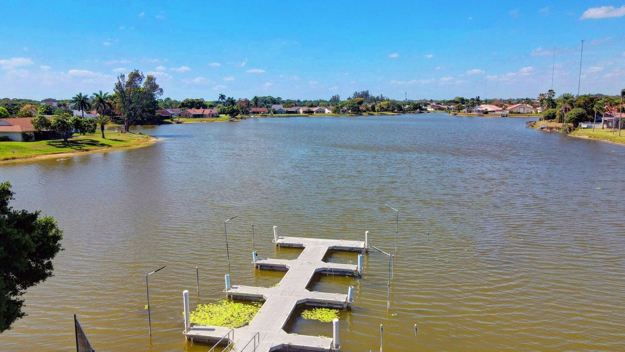 For Sale: $530,000 (4 beds, 3 baths, 1922 Square Feet)